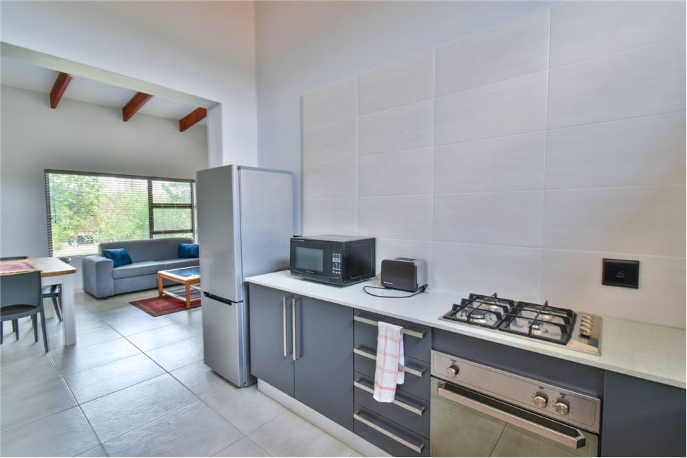 Comercial - Hostal - Kameeldrift East, Gauteng - South Africa - 62 - 1031414001-141