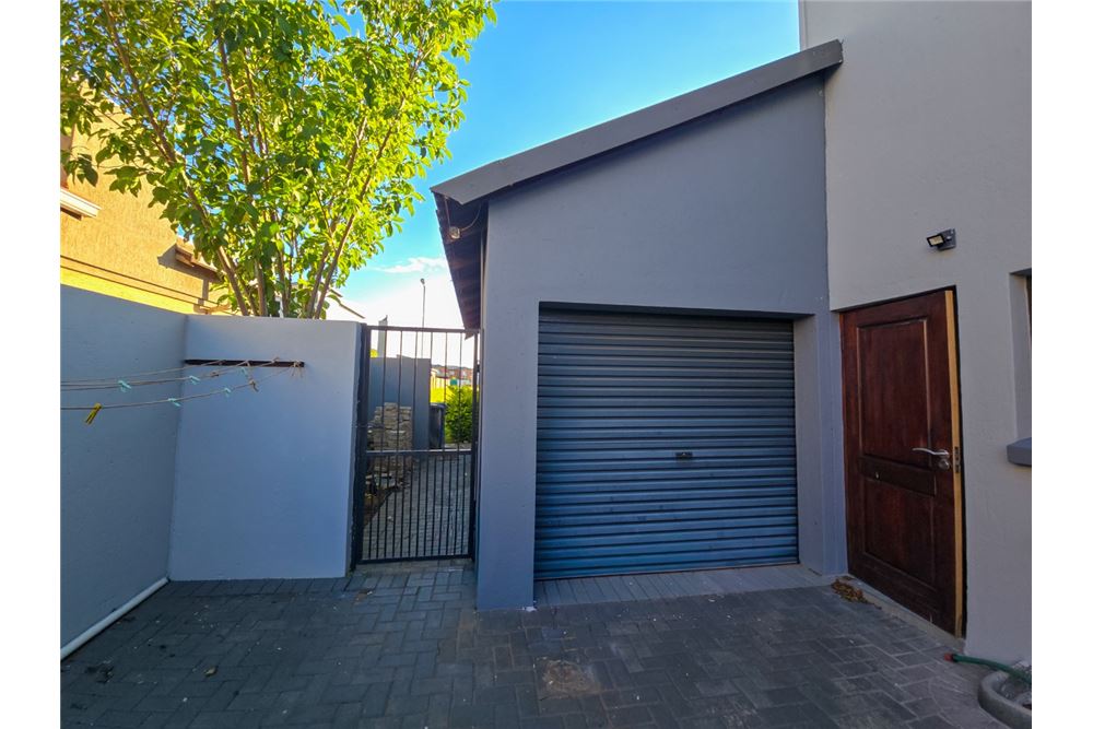 Residential - House - Zambezi Manor Lifestyle Estate, Gauteng - South Africa - 33 - 1031414140-48