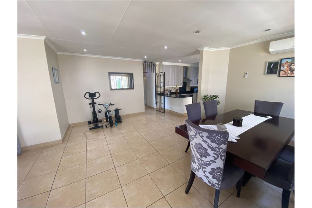 Residential - House - Somerset Park, KwaZulu Natal - South Africa - 5 - 1031465093-24