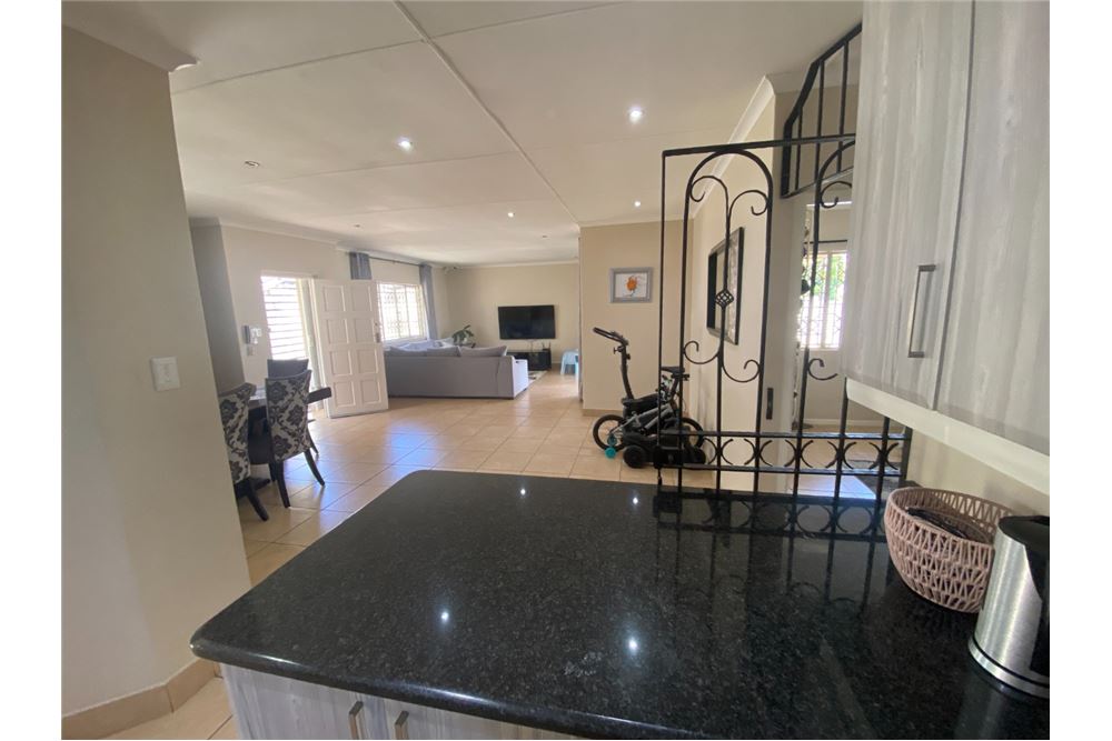 Residential - House - Somerset Park, KwaZulu Natal - South Africa - 12 - 1031465093-24