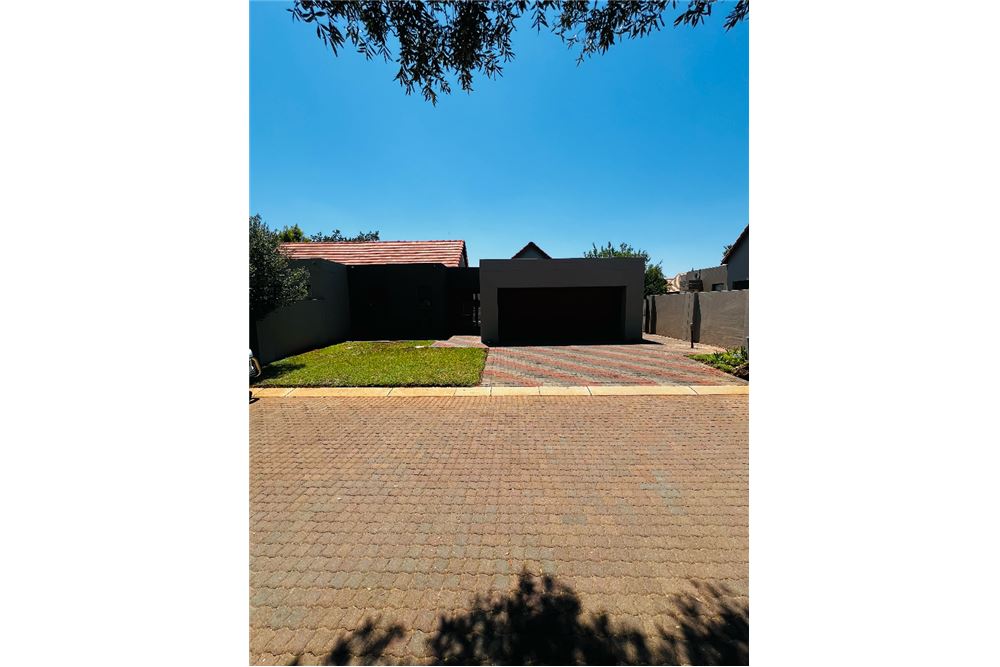 Residencial - Casa - Leloko Lifestyle and Eco Estate, North West - South Africa - 2 - 1031414112-30