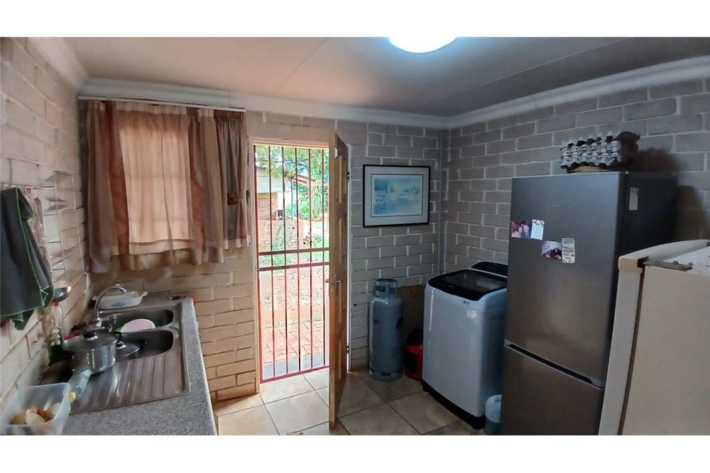 Residencial - Granja - Honingneskrans, Gauteng - South Africa - 18 - 1031414116-89