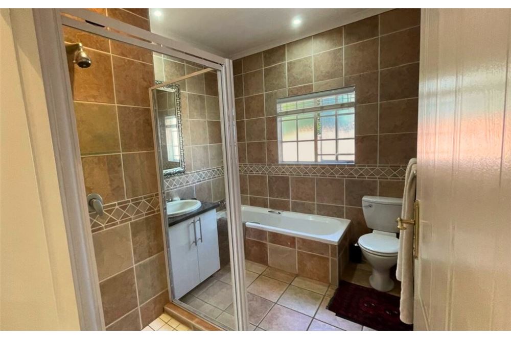 Residencial - Adosado - Waterkloof Ridge, Gauteng - South Africa - 16 - 1031414143-37