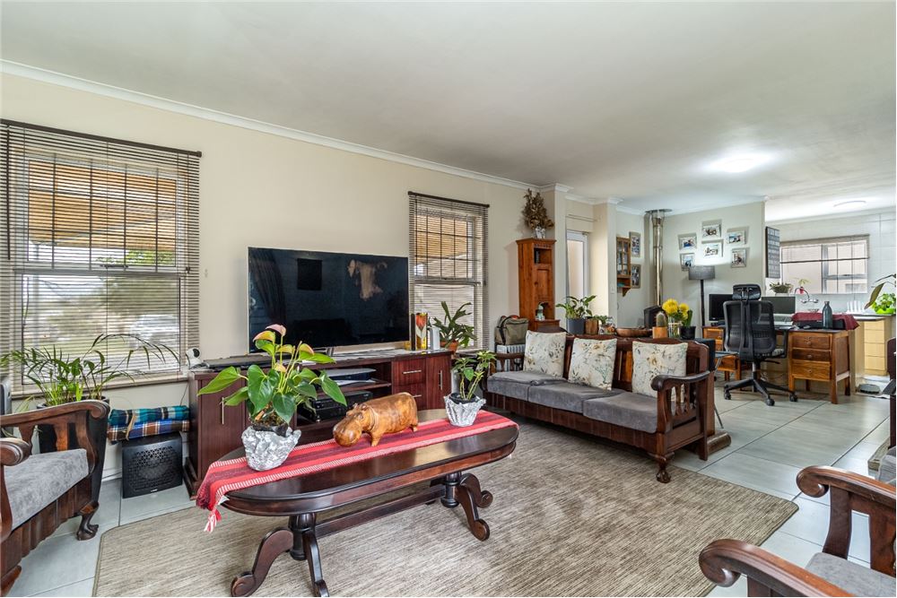 Residential - Hus - Vredekloof Heights, Western Cape - South Africa - 3 - 1031485058-18