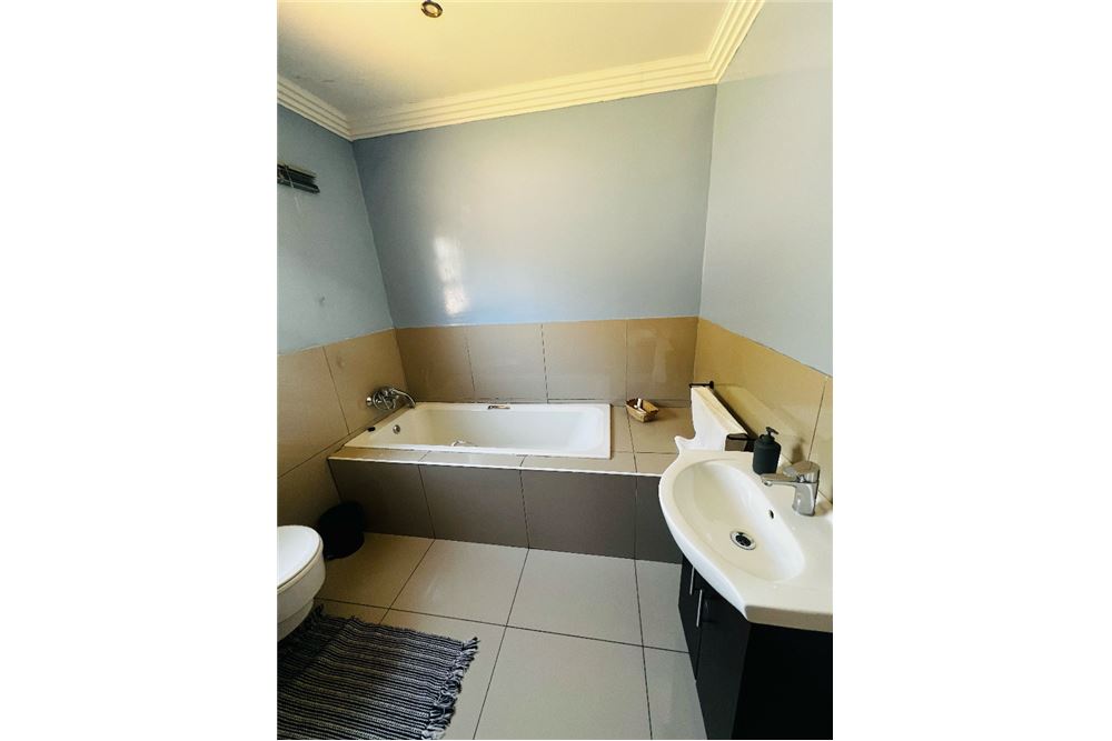 Residencial - Casa - Leloko Lifestyle and Eco Estate, North West - South Africa - 18 - 1031414112-30