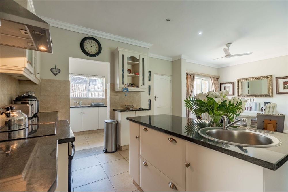 Residential - Townhouse - Durban North, KwaZulu Natal - South Africa - 13 - 1031465022-886