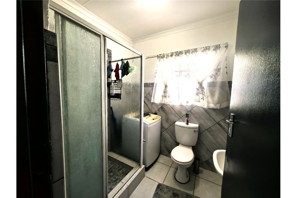 Residential - تاون هاوس - Liefde En Vrede, Gauteng - South Africa - 13 - 1031005001-62