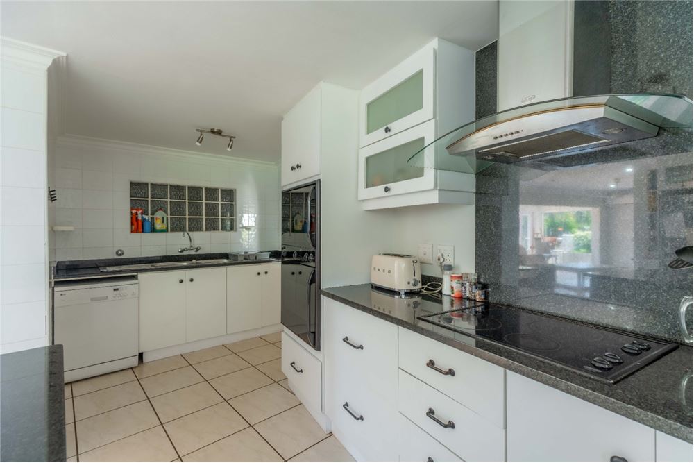 Residential - House - Umhlanga Rocks, KwaZulu Natal - South Africa - 25 - 1031465073-75