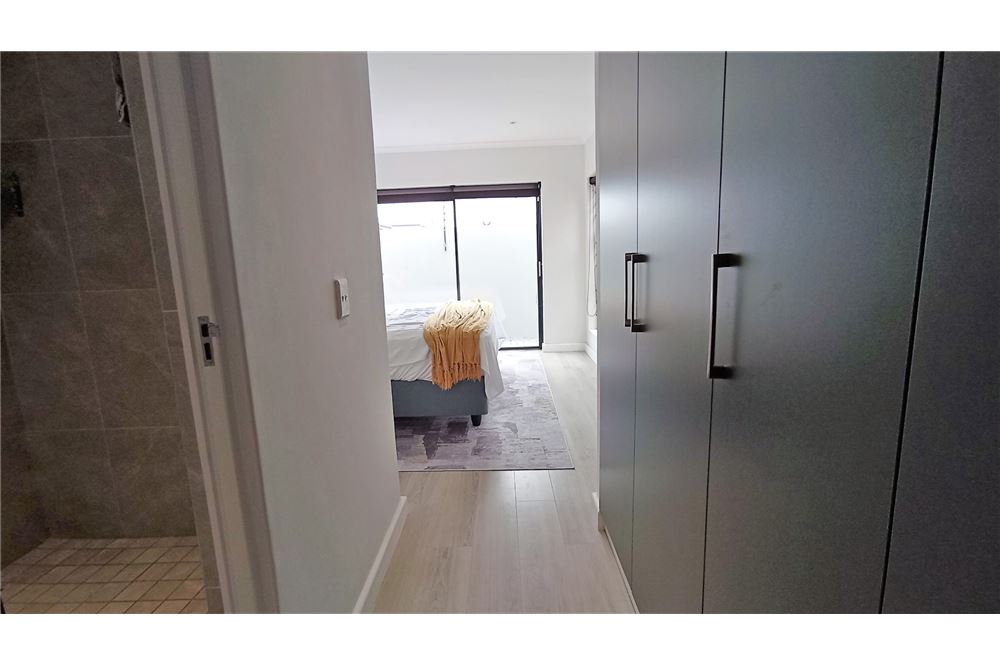 Residential - House - Sandown, Western Cape - South Africa - 15 - 1031400215-16