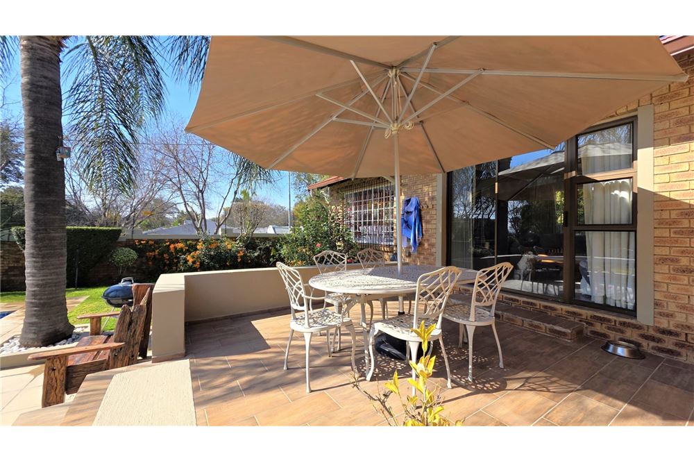 Residential - บ้านเดี่ยว - Fourways, Gauteng - South Africa - 17 - 1031393037-387