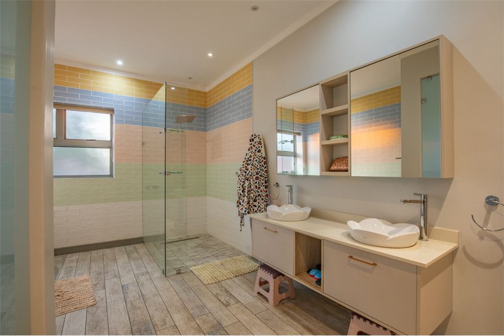 Residential - House - Waterkloof, Gauteng - South Africa - 79 - 1031414150-79