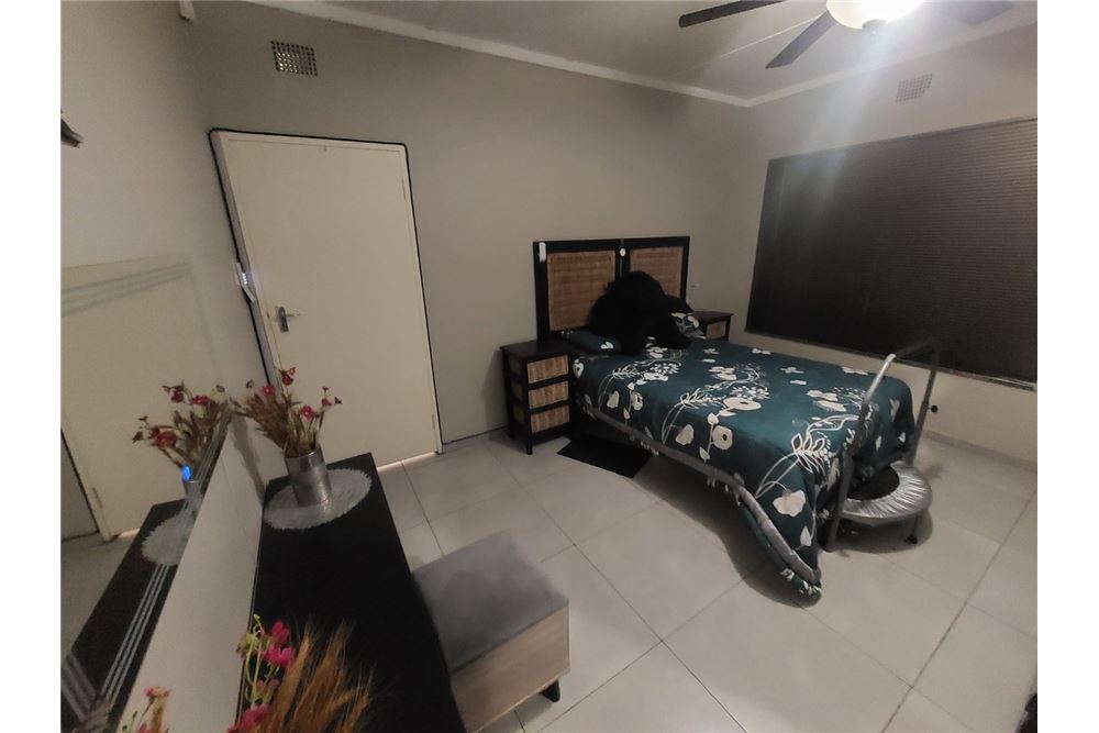 Residential - हाउस - Vanderbijlpark SW 5, Gauteng - South Africa - 22 - 1031010012-83