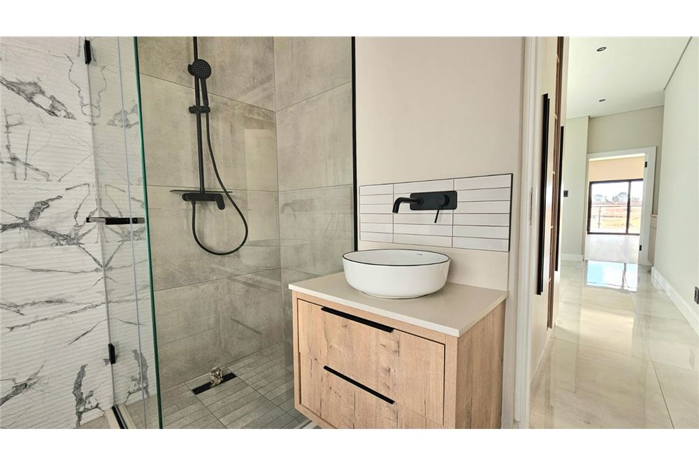 Residential - ਅਲੱਗ ਥਲੱਗ ਬਣਿਆ ਹੋਇਆ ਘਰ - Fountainbrook Estate, Gauteng - South Africa - 32 - 1031393025-834