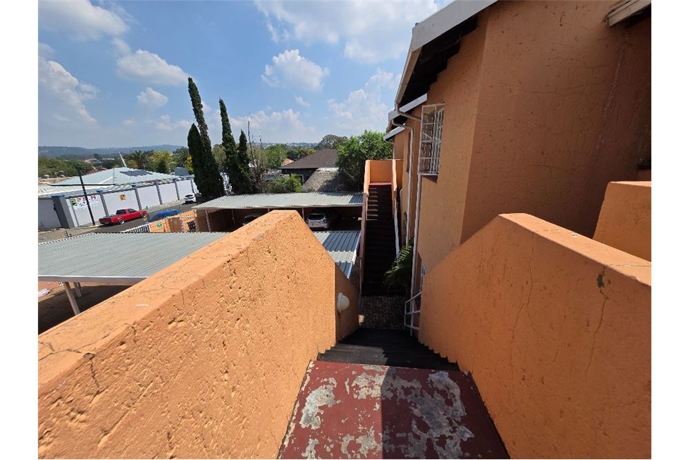 Gyvenamasis - Butas - Alberton North, Gauteng - South Africa - 16 - 1031421002-264