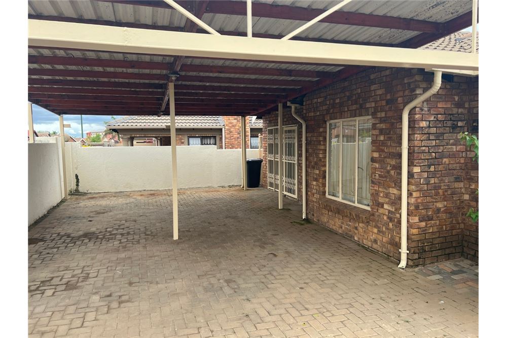 Residential - House - Danville, Gauteng - South Africa - 34 - 1031414015-774