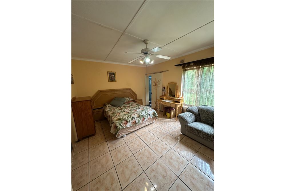 Residential - House - Glen Anil, KwaZulu Natal - South Africa - 13 - 1031465056-202