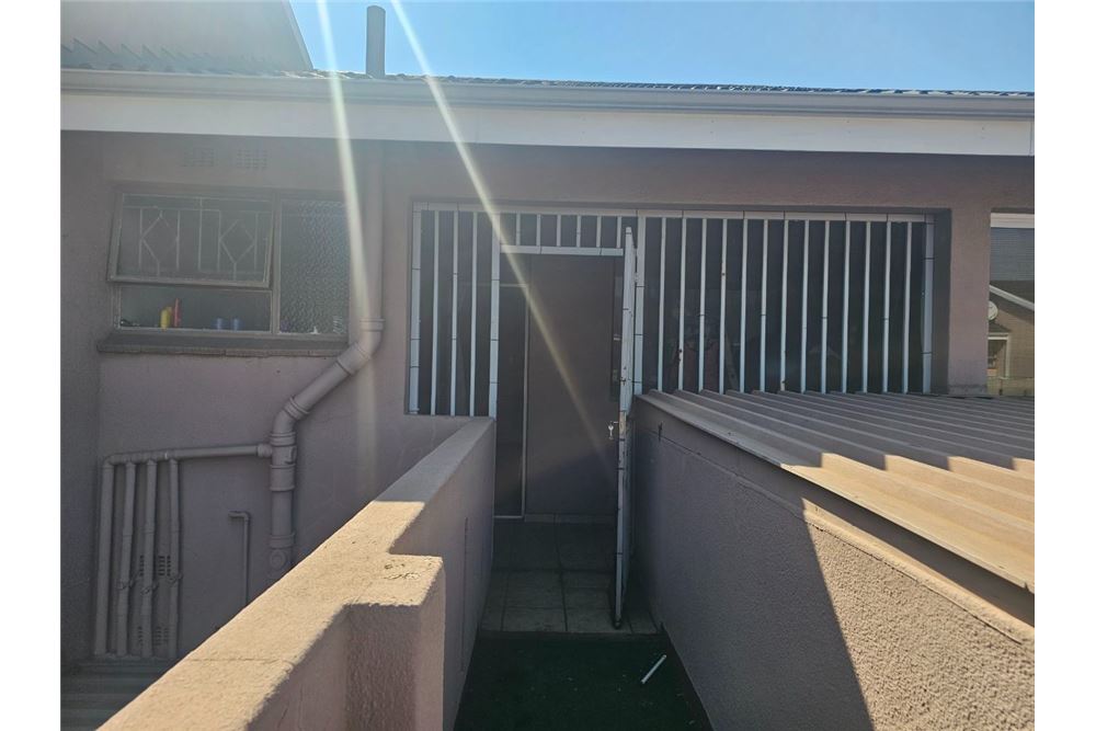 Residential - Rivitalo - Brackenhurst, Gauteng - South Africa - 3 - 1031421052-256