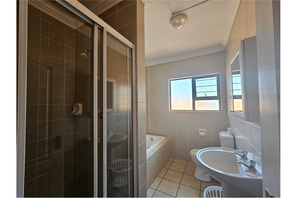 Residential Condo/Apartment Winchester Hills, Gauteng South