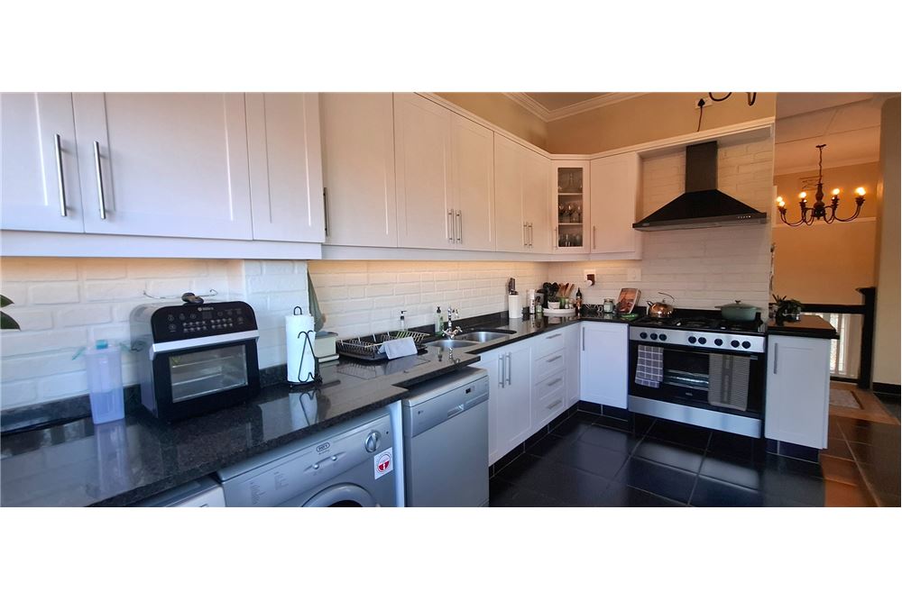 Residential - Rumah Terpisah - Glenwood, KwaZulu Natal - South Africa - 3 - 1031389002-211