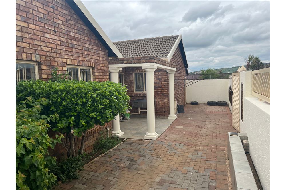 Residential - House - Danville, Gauteng - South Africa - 8 - 1031414015-774