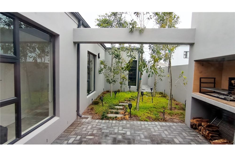 Residential - House - Sandown, Western Cape - South Africa - 10 - 1031400215-16