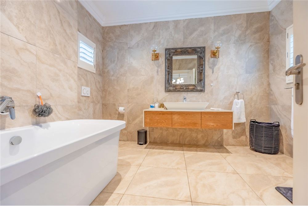 Residential - House - Durban North, KwaZulu Natal - South Africa - 28 - 1031465022-892