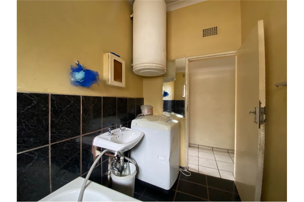 Rezidenčná - Samostatný dom - Elsburg, Gauteng - South Africa - 13 - 1031422074-54