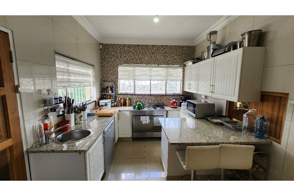 Residential - Omakotitalo - Oakdene, Gauteng - South Africa - 11 - 1031421040-63
