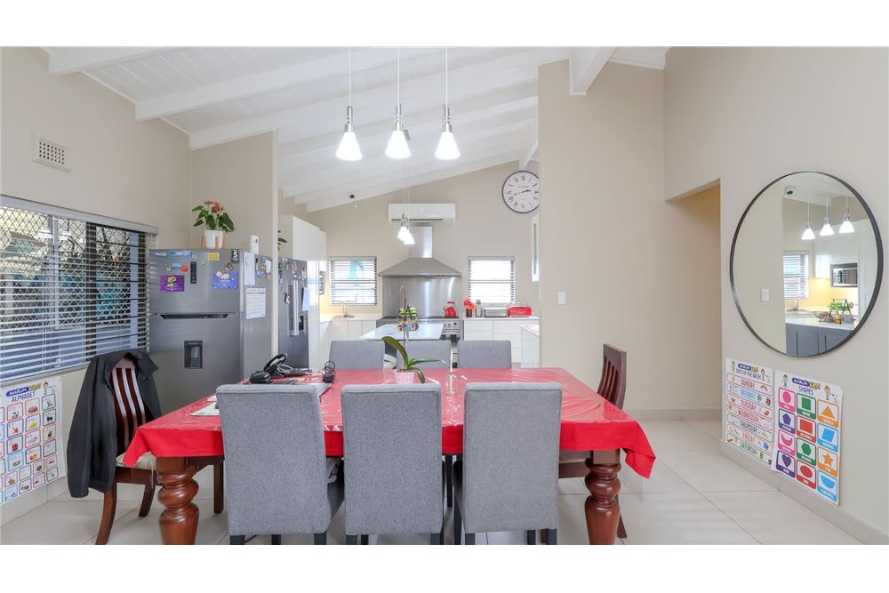 Residential - House - Glen hills, KwaZulu Natal - South Africa - 11 - 1031465115-38