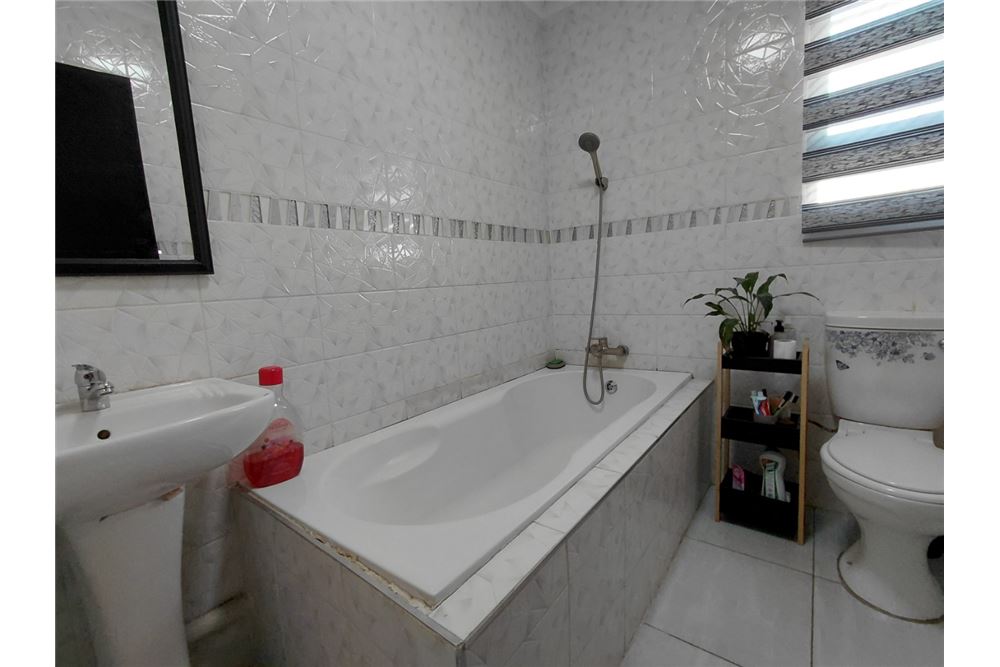 Residential - Hus - Delmore Park, Gauteng - South Africa - 17 - 1031422074-69