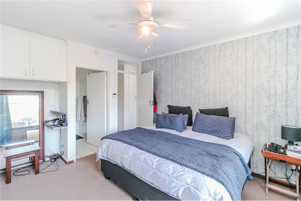 Residential - Rumah Bandar - Boskruin, Gauteng - South Africa - 19 - 1031444163-40