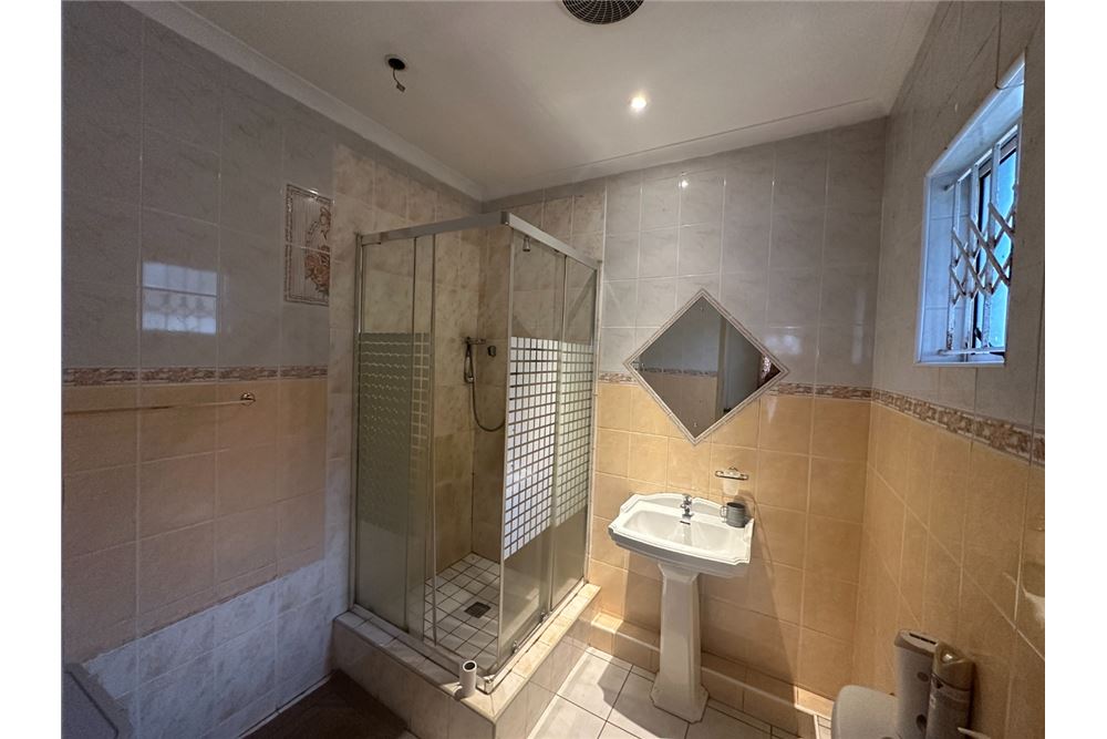 Residential - House - Somerset Park, KwaZulu Natal - South Africa - 36 - 1031465047-199