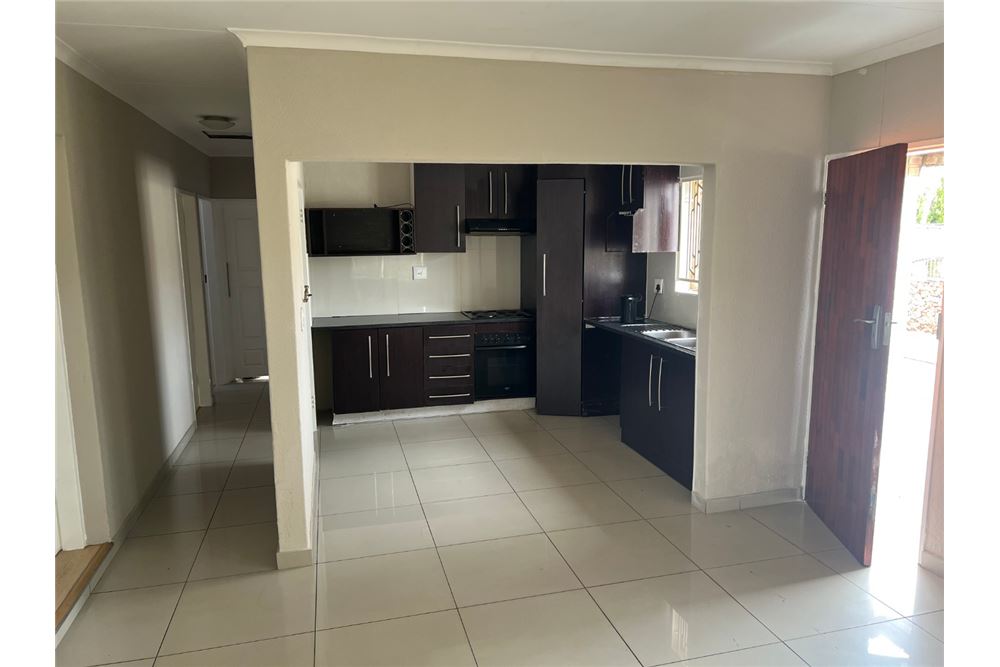 Residential - House - Danville, Gauteng - South Africa - 15 - 1031414015-774