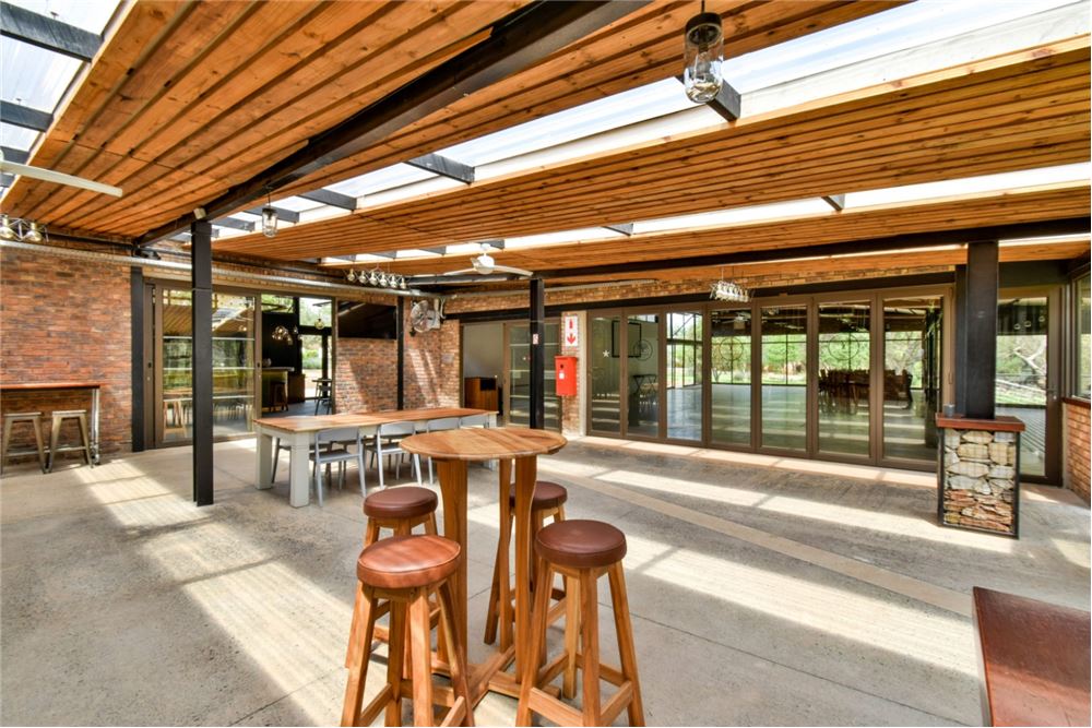 Comercial - Hostal - Kameeldrift East, Gauteng - South Africa - 10 - 1031414001-141