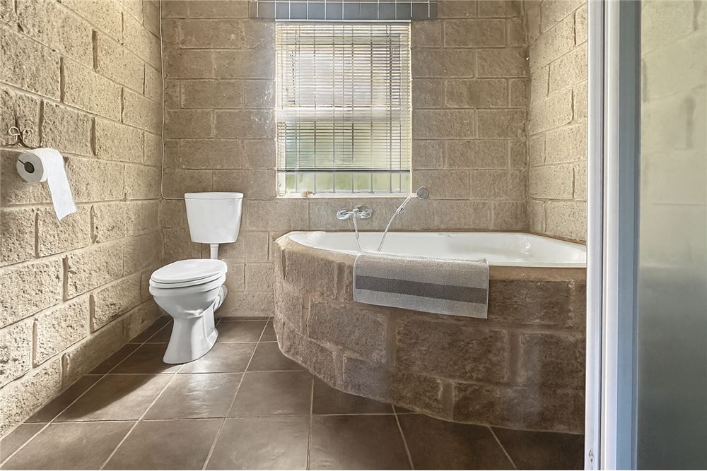 Residential - House - Crestview, KwaZulu Natal - South Africa - 12 - 1031465101-153