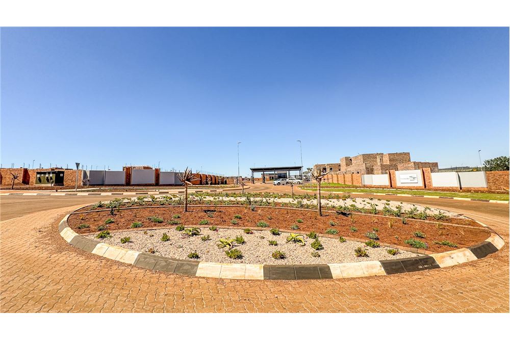 Residential - ਅਲੱਗ ਥਲੱਗ ਬਣਿਆ ਹੋਇਆ ਘਰ - Fountainbrook Estate, Gauteng - South Africa - 13 - 1031393025-832