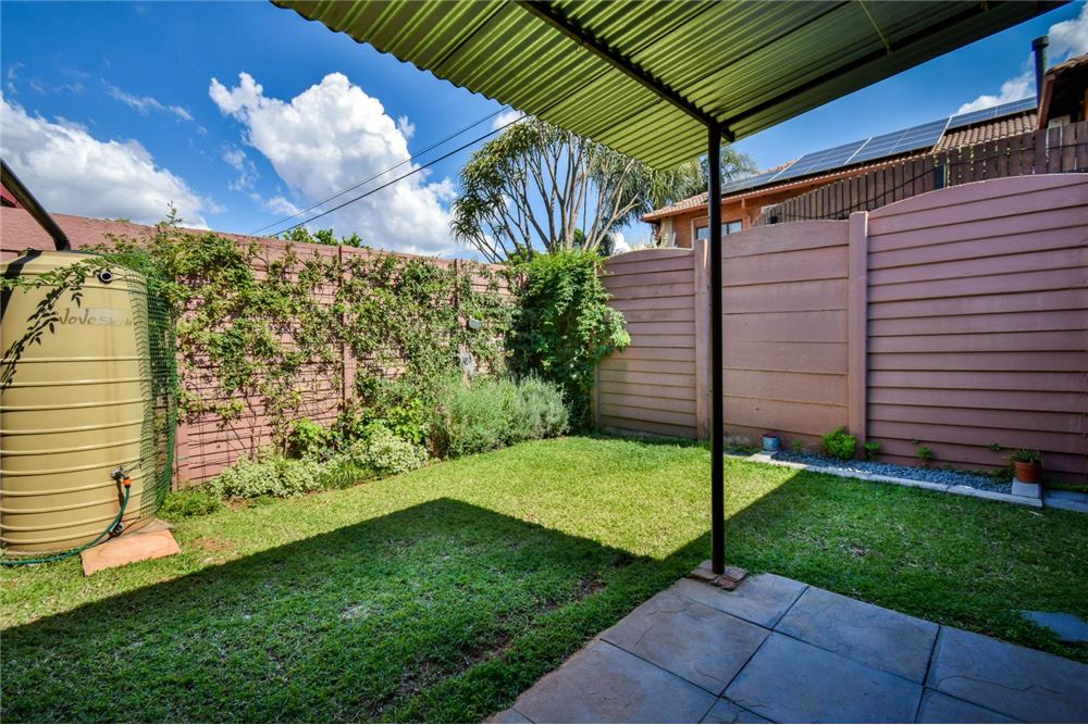 Residential - House - Waverley, Gauteng - South Africa - 38 - 1031414001-147