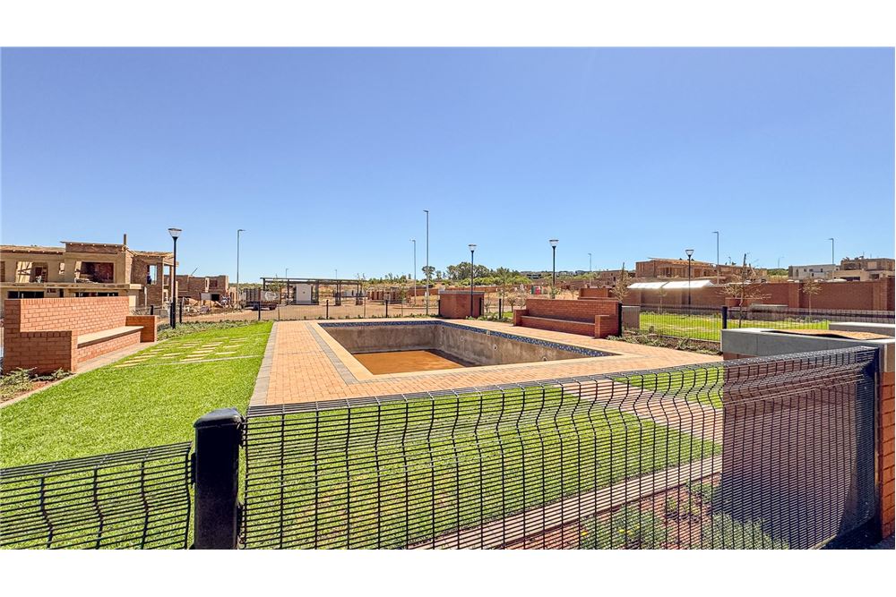 Residential - ਅਲੱਗ ਥਲੱਗ ਬਣਿਆ ਹੋਇਆ ਘਰ - Fountainbrook Estate, Gauteng - South Africa - 18 - 1031393025-832