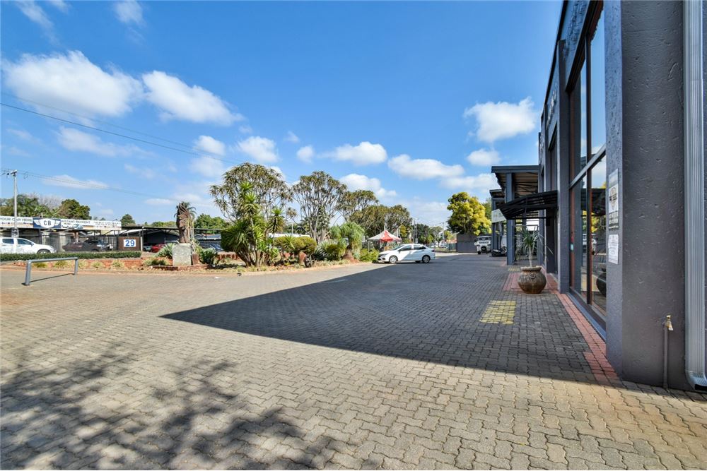 Comercial - Comercio/Tienda - Montana, Gauteng - South Africa - 8 - 1031414088-136