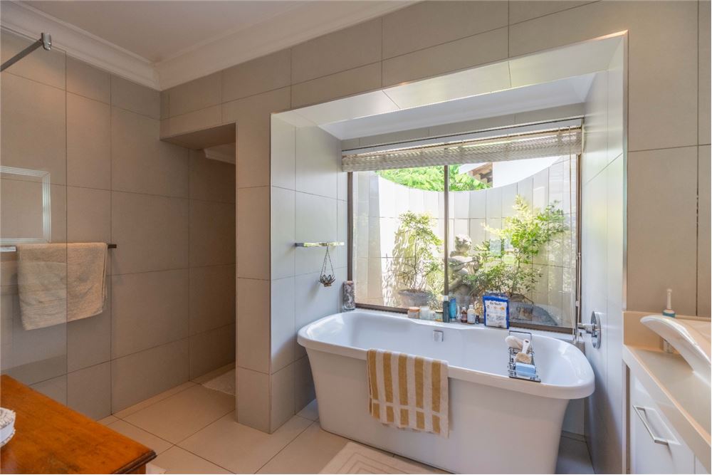 Residential - House - Umhlanga Rocks, KwaZulu Natal - South Africa - 42 - 1031465073-75