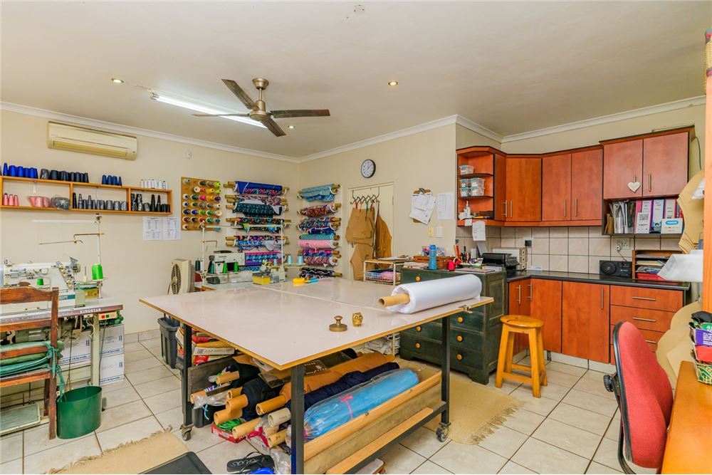 Residential - House - Glen Anil, KwaZulu Natal - South Africa - 24 - 1031465013-90