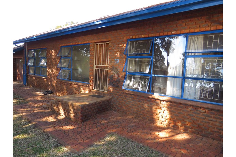 Residencial - Casa - Karenpark, Gauteng - South Africa - 2 - 1031414013-120