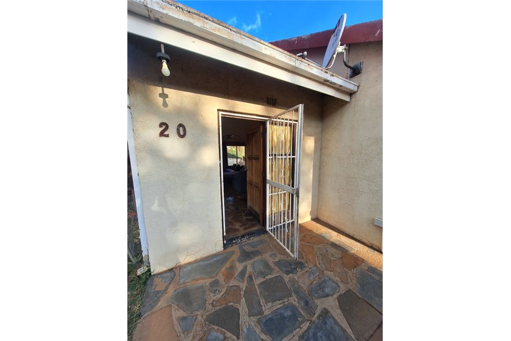 Residential - Αυτόνομη κατοικία - Kibler Park, Gauteng - South Africa - 15 - 1031421159-37