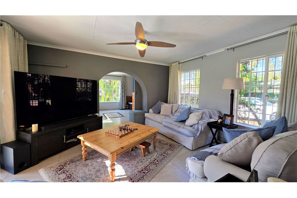 Residential - บ้านเดี่ยว - Fourways, Gauteng - South Africa - 15 - 1031393037-387