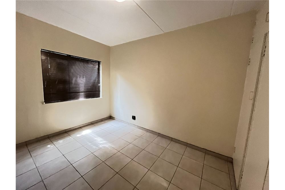 באזור מגורים - דירה - Lyttelton Manor, Gauteng - South Africa - 17 - 1031393029-191