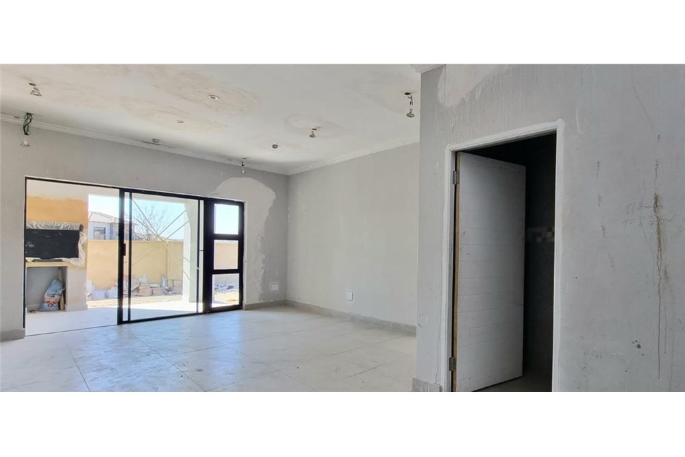 Gyvenamasis - Namas - Everglades Estate, North West - South Africa - 8 - 1031416049-44