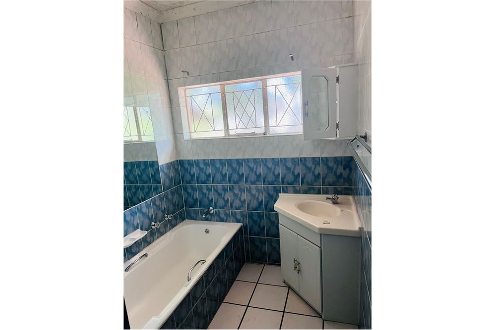 Residencial - Casa - Lynnwood, Gauteng - South Africa - 25 - 1031414137-16