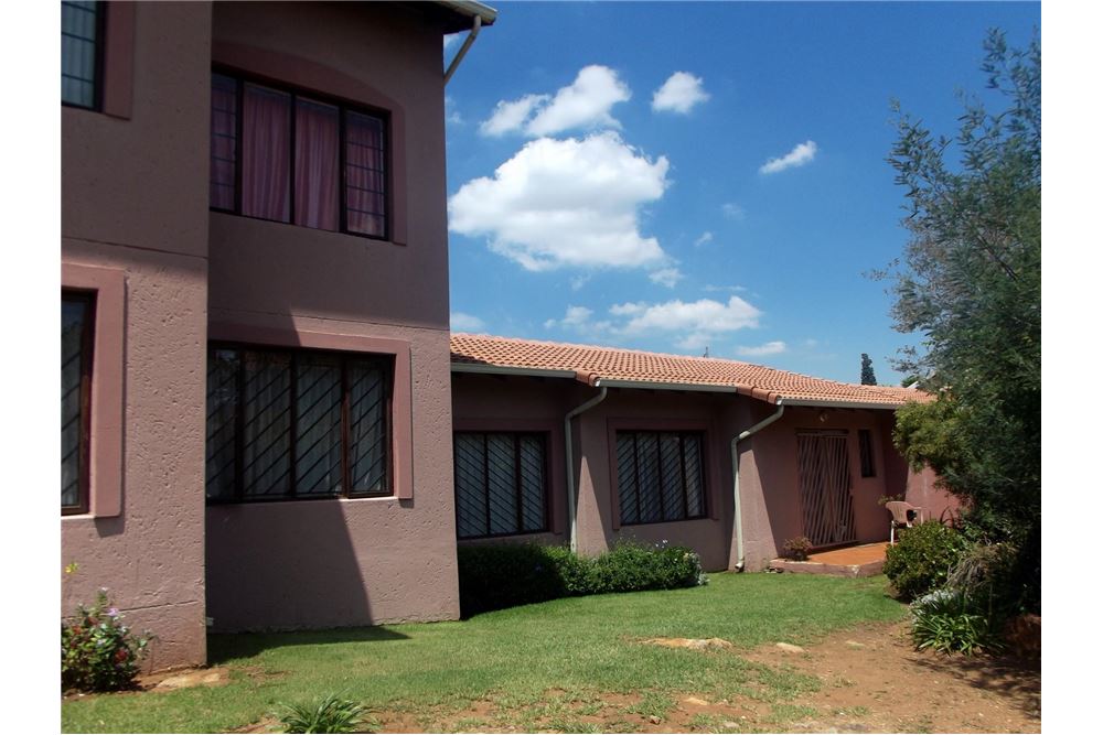 Residential Townhouse Winchester Hills, Gauteng South Africa