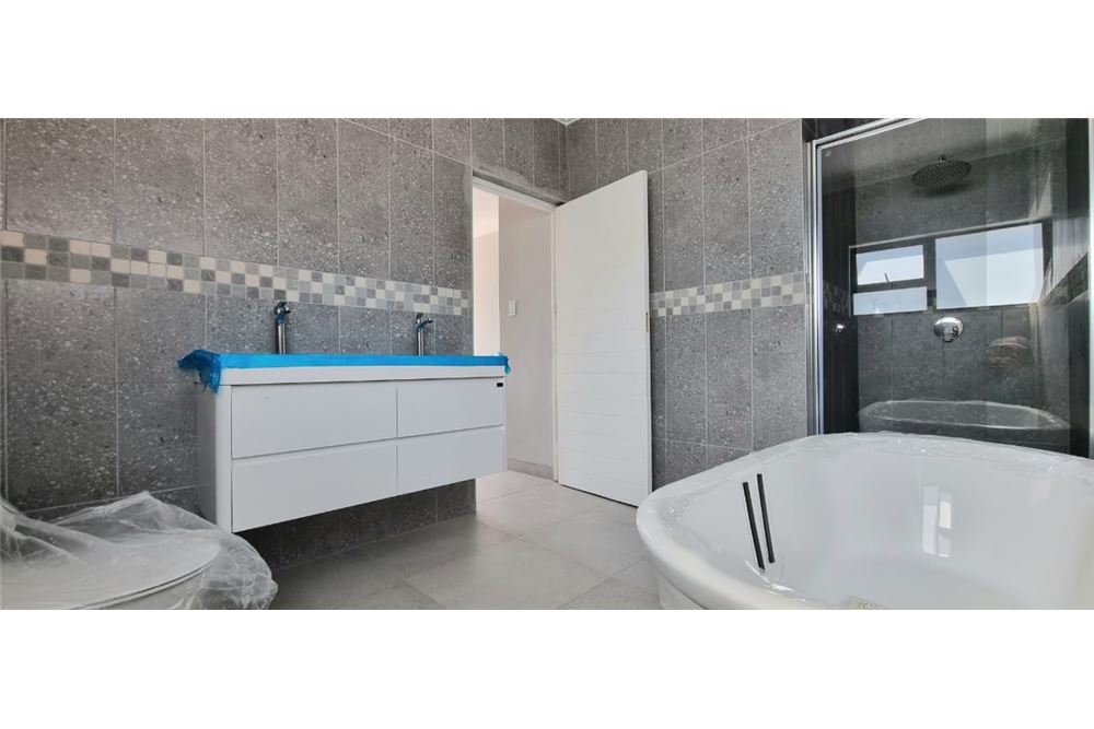 Gyvenamasis - Namas - Everglades Estate, North West - South Africa - 20 - 1031416049-44