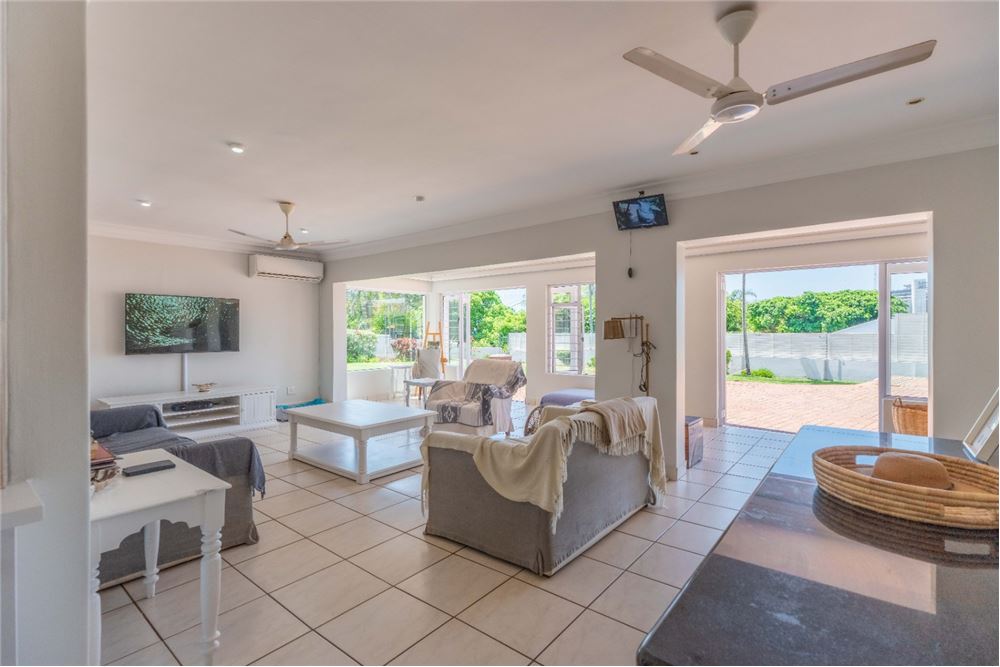 Residential - House - Umhlanga Rocks, KwaZulu Natal - South Africa - 29 - 1031465073-75